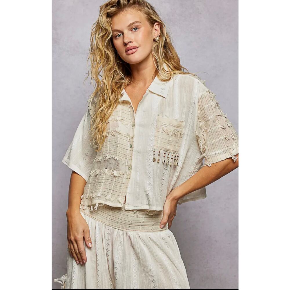 POL Size M Boho Woven Texture Fringe Shell Beads
Short Shirt Top - Picture 4 of 6